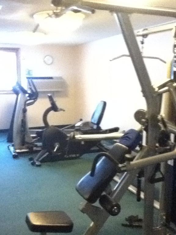 Baraga Lakeside Inn מראה חיצוני תמונה