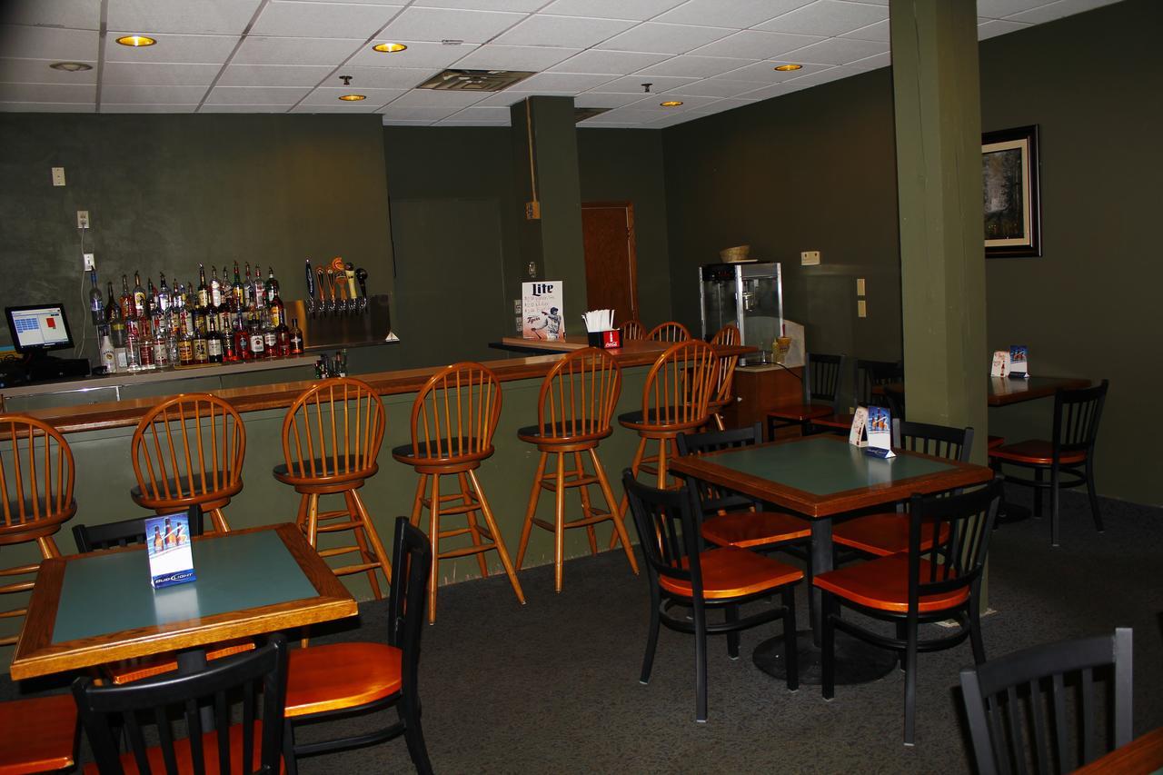 Baraga Lakeside Inn מראה חיצוני תמונה