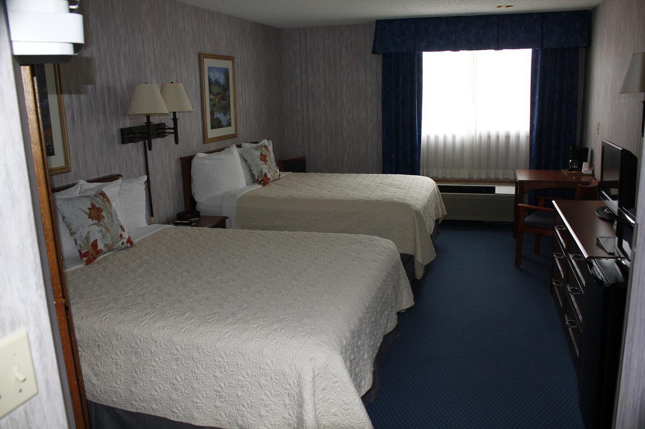 Baraga Lakeside Inn מראה חיצוני תמונה